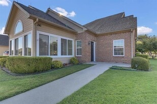 2601 Marsh Ln in Plano, TX - Building Photo