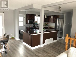 3140 Michael Crescent in Burlington, ON - Building Photo - Building Photo