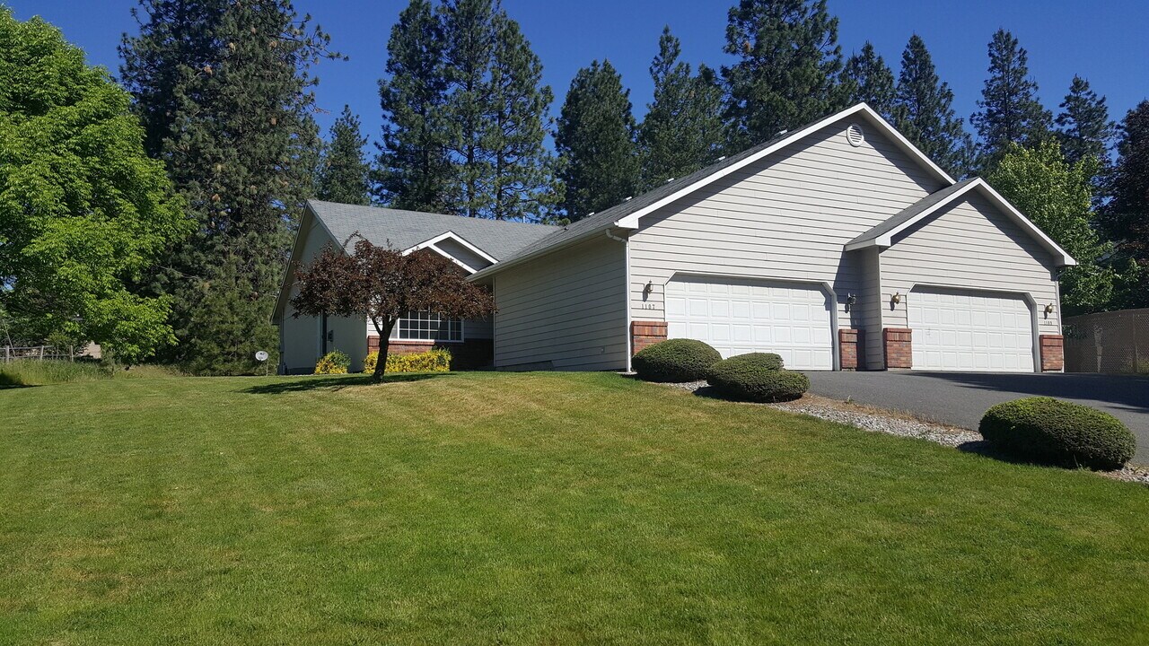 1107 E Hastings Rd-Unit -1107 in Spokane, WA - Foto de edificio