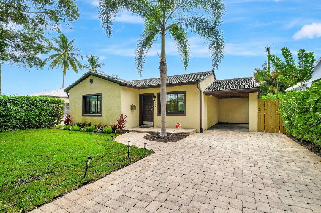504 51st St in West Palm Beach, FL - Building Photo