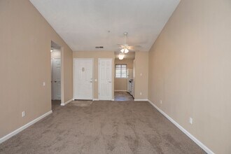 Foothill Terrace Apartments in Auburn, CA - Building Photo - Building Photo