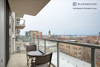 910 W Huron St in Chicago, IL - Building Photo - Building Photo