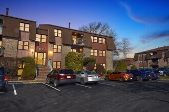 111 Keystone Ct in Woodbridge Township, NJ - Building Photo - Building Photo