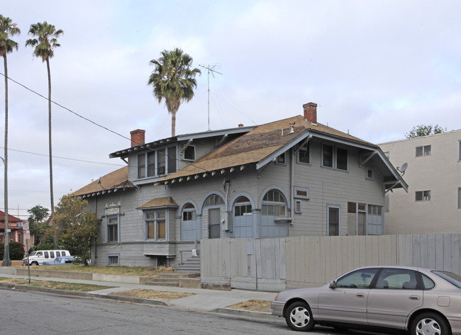 698 S 8th St in San Jose, CA - Foto de edificio - Building Photo