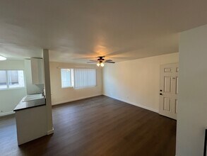 4062 Inglewood Blvd, Unit 202 in Los Angeles, CA - Foto de edificio - Building Photo