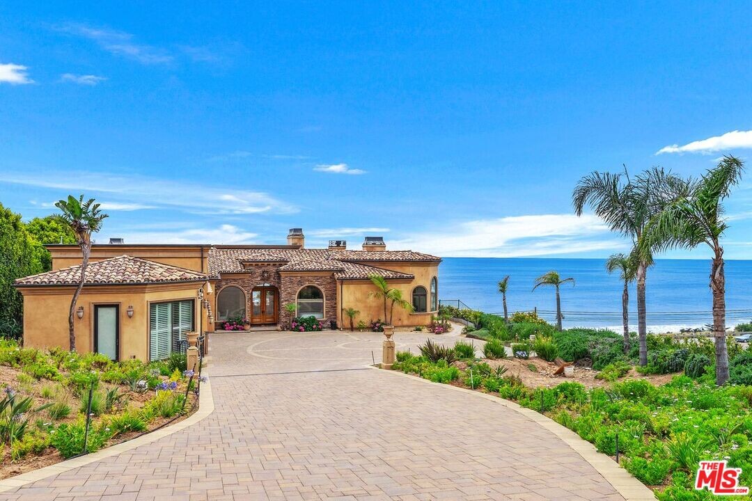 31280 Bailard Rd in Malibu, CA - Foto de edificio