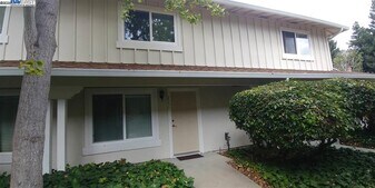 2551 Twin Creeks Dr in San Ramon, CA - Building Photo