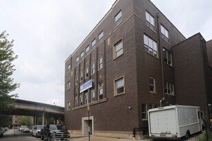 932 W Dakin St in Chicago, IL - Building Photo