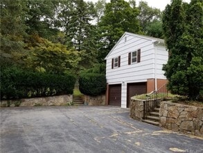 149 Buddington Rd in Shelton, CT - Building Photo - Building Photo