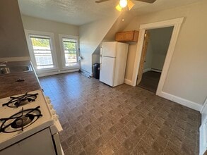 645 Burnside Ave in East Hartford, CT - Building Photo - Building Photo