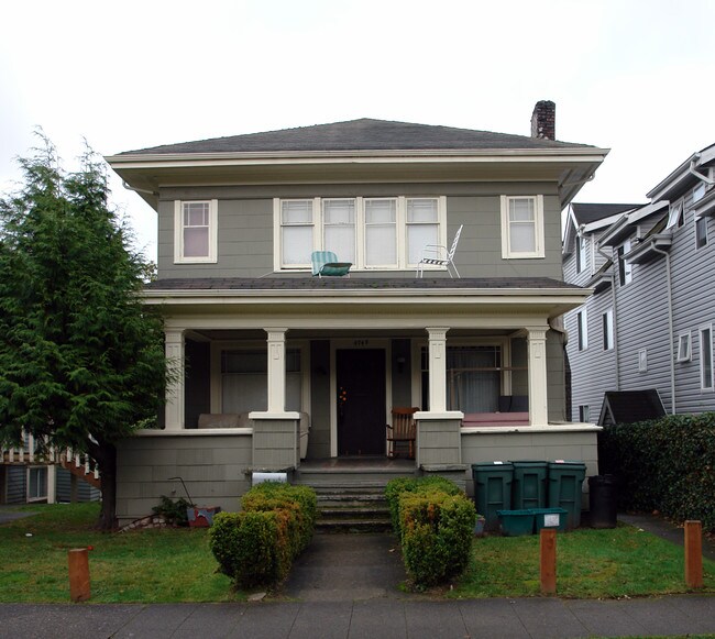 4748 19th Ave NE in Seattle, WA - Building Photo - Building Photo