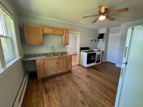 27 Maple Street in Windsor, VT - Building Photo - Interior Photo