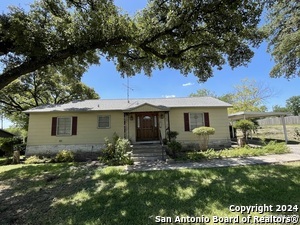 220 Sherwood Dr in San Antonio, TX - Foto de edificio