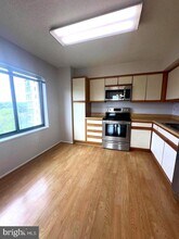 3310 N Leisure World Blvd in Silver Spring, MD - Building Photo - Building Photo