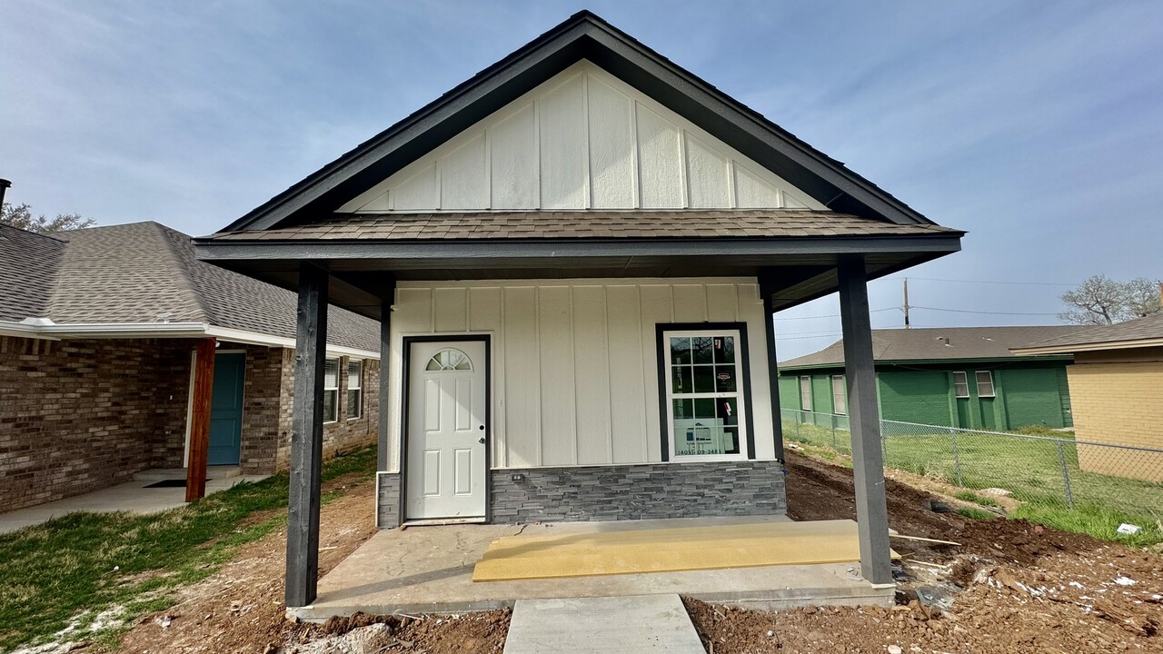 1311 SW Wisconsin Ave in Lawton, OK - Building Photo