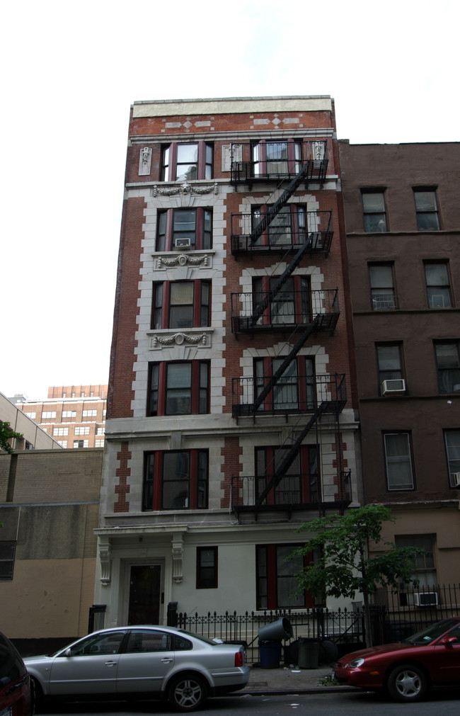 350 West 18th Street in New York, NY - Building Photo - Building Photo