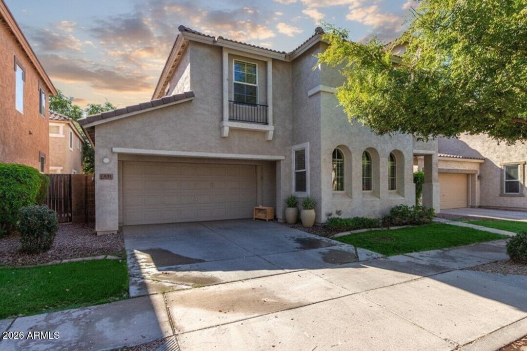 4241 E Carla Vista Dr in Gilbert, AZ - Building Photo