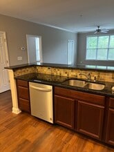 1000 E Woodlawn Rd, Unit 413 in Charlotte, NC - Foto de edificio - Building Photo