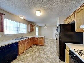 5836 Pennycross Ln in Charlotte, NC - Building Photo - Building Photo