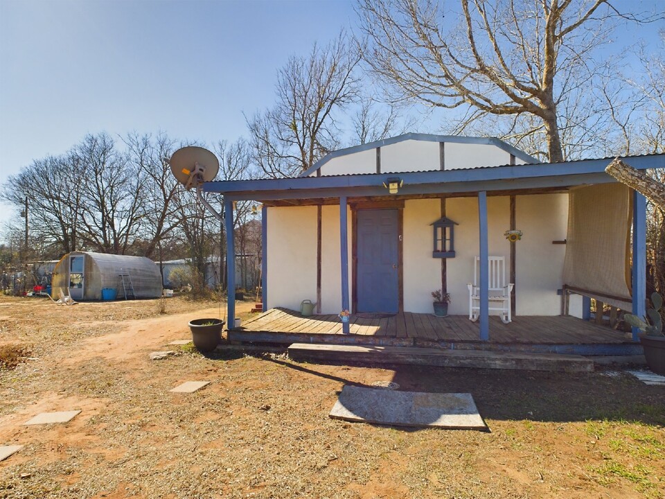 1750 Old San Antonio Rd in Fredericksburg, TX - Building Photo