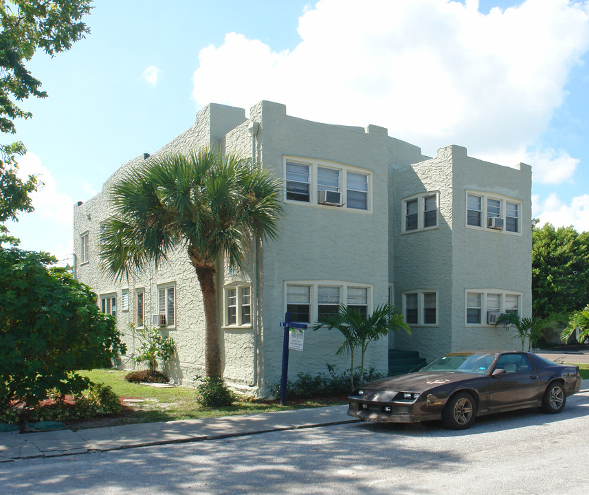 519 2nd Ave S in Lake Worth, FL - Foto de edificio