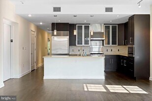 1610 N Queen St in Arlington, VA - Building Photo