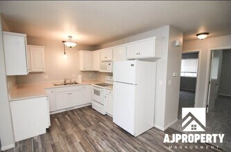 4907 S Tennis Ln in Sioux Falls, SD - Building Photo - Building Photo