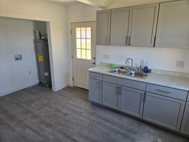 477 N Adams Ave in Lebanon, MO - Building Photo