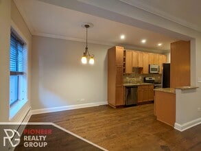 736 W Addison St, Unit 742-1N in Chicago, IL - Foto de edificio - Building Photo