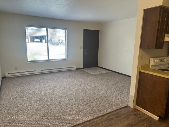 1033 Lakeshore Dr, Unit 1034 in Pioneer, OH - Foto de edificio - Building Photo