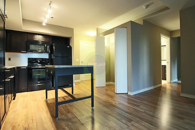 property at 13 W Randolph St