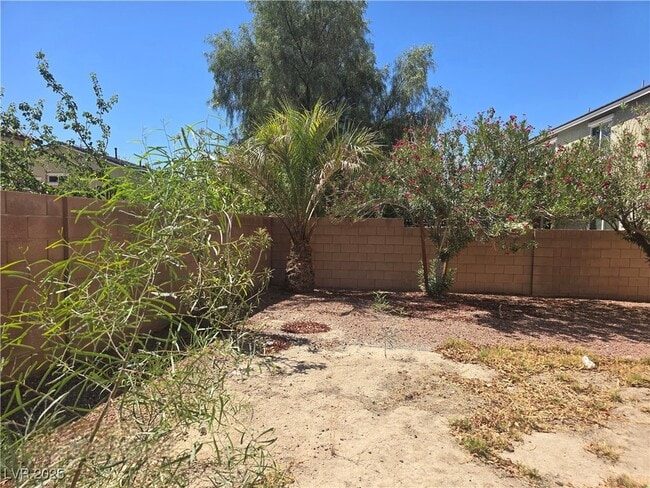 6640 April Bend Ct in North Las Vegas, NV - Foto de edificio - Building Photo