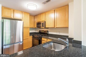 355 I St SW in Washington, DC - Building Photo - Building Photo