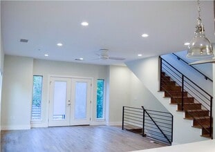 607 Elmwood Pl in Austin, TX - Building Photo - Building Photo