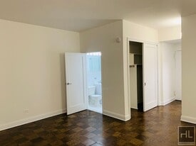 WEST 22 STREET, Unit 3U in New York, NY - Building Photo