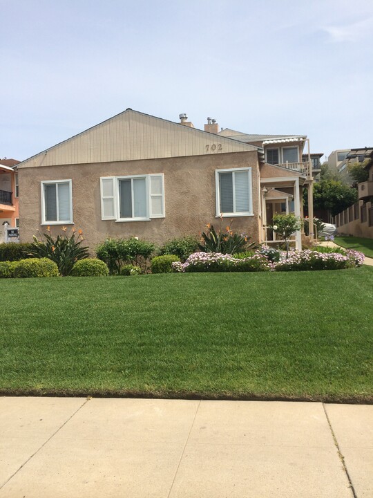 702 S Pacific Coast Hwy, Unit Apt.A in Redondo Beach, CA - Foto de edificio