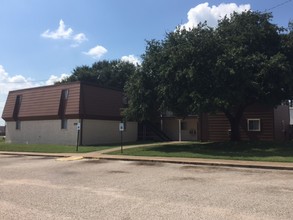 Silver Park Apartments in Temple, TX - Building Photo - Building Photo