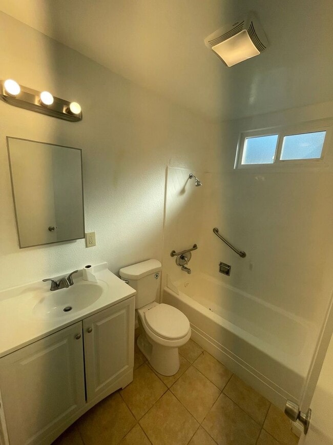 225 N 7th St in Santa Paula, CA - Building Photo - Building Photo