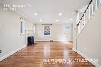 1110 Jackson Ct in Falls Church, VA - Building Photo - Building Photo