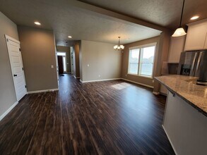 5601 Concord Dr in Pasco, WA - Foto de edificio - Building Photo