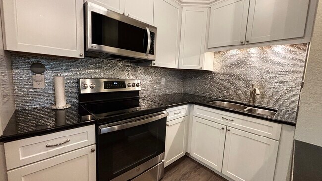 3515 28th St, Unit 307 in Boulder, CO - Building Photo - Building Photo