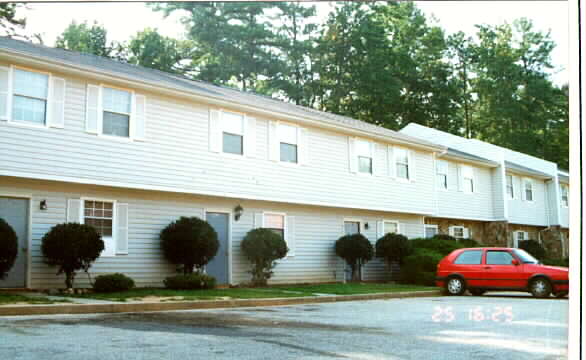 Hampton Square in Lawrenceville, GA - Building Photo