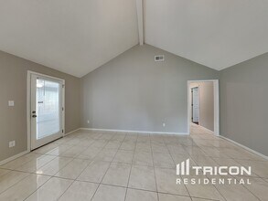 14411 Cinnamon Field Rd in Charlotte, NC - Foto de edificio - Building Photo