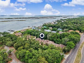 490 Soundview Ct in Mary Esther, FL - Building Photo