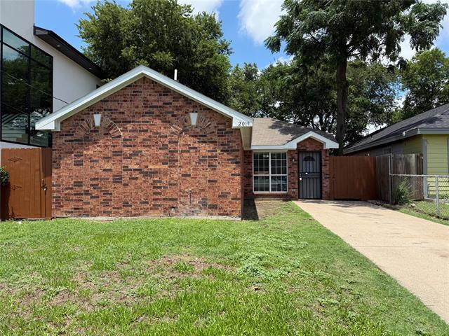 2019 Dennison St in Dallas, TX - Building Photo
