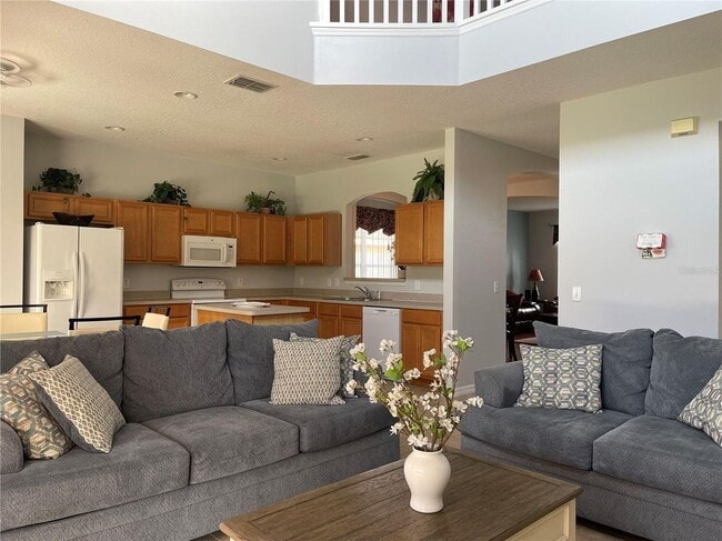 property at 1031 Solana Cir