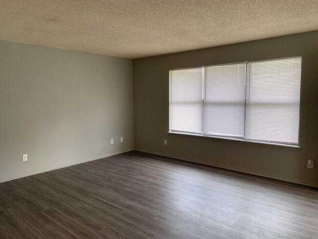 3028-3030 W 15th St in Joplin, MO - Building Photo - Building Photo