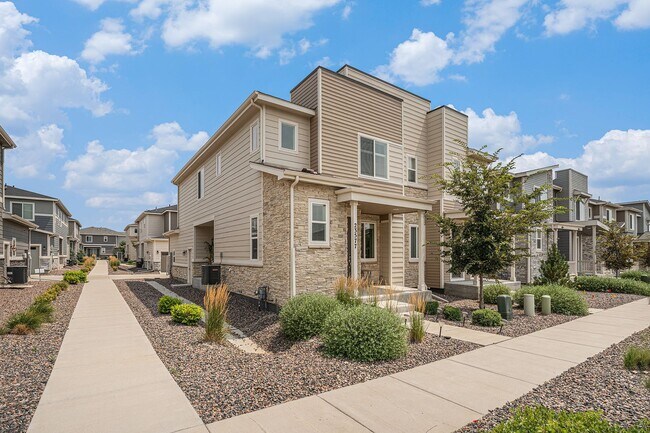 23577 E 5th Pl in Aurora, CO - Building Photo - Building Photo