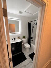 1032 NW 6th Ave, Unit 2 in Fort Lauderdale, FL - Building Photo - Building Photo