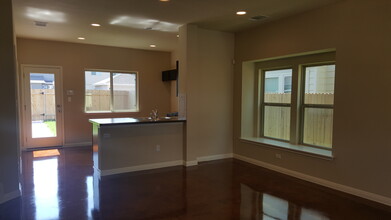 4607 Graceful Ln in Austin, TX - Foto de edificio - Building Photo